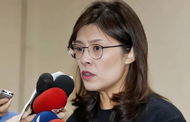 500万网彩票网-难怪民进党气得跳脚也不敢抓郑丽文，她背后的保护伞，让绿营绝望